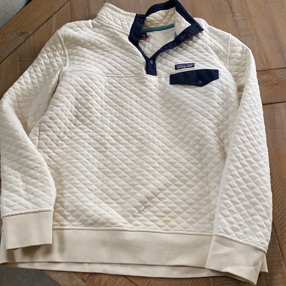 Patagonia women’s large quilted pullover